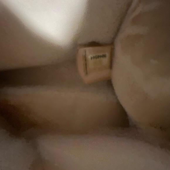 Gorgeous pink and gold color CHANEL TOTE.. COMES WITH DUST BAG. CODE POSTED - Picture 10 of 14